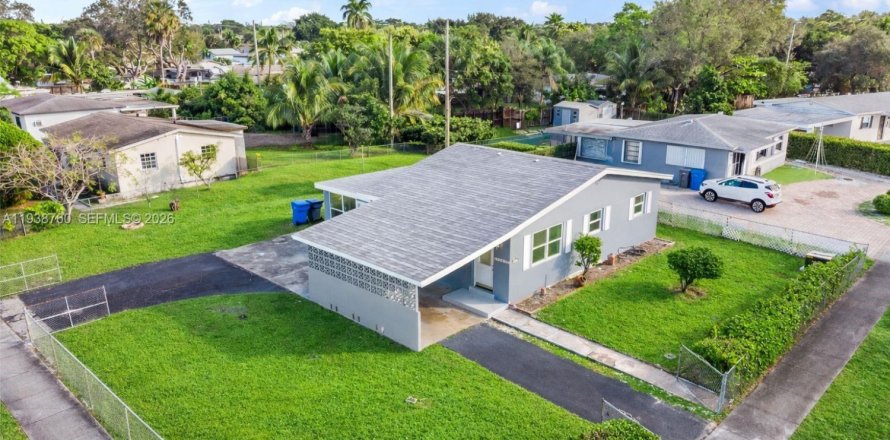 Villa ou maison à West Park, Floride 3 chambres, 108.14 m2 № 1996693