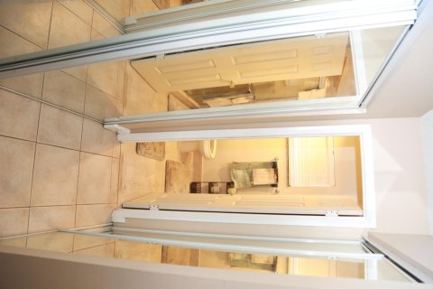 House in North Lauderdale, Florida 4 bedrooms, 174.38 sq.m. № 1170983 - photo 1