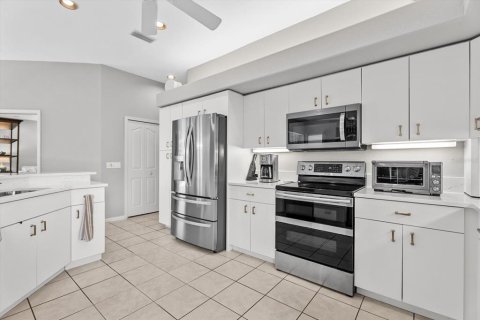 House in Venice, Florida 3 bedrooms, 239.78 sq.m. № 2199431 - photo 17