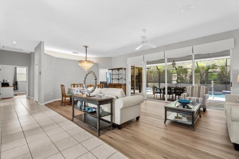 House in Venice, Florida 3 bedrooms, 239.78 sq.m. № 2199431 - photo 6
