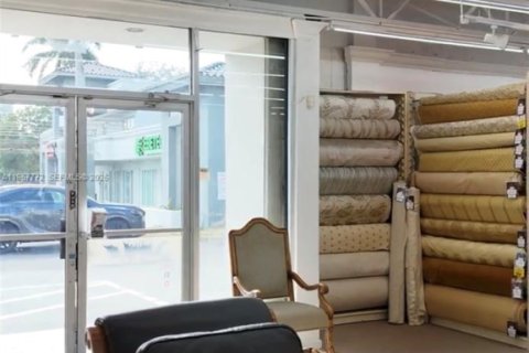 Propiedad comercial en venta en Hallandale Beach, Florida № 2011554 - foto 4