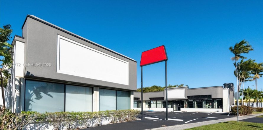 Propiedad comercial en Hallandale Beach, Florida № 2011554