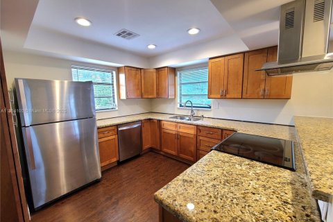 Apartamento en alquiler en Fort Lauderdale, Florida, 3 dormitorios, 102.19 m2 № 1969715 - foto 2