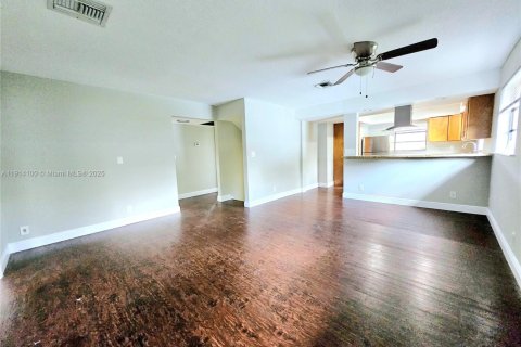 Apartamento en alquiler en Fort Lauderdale, Florida, 3 dormitorios, 102.19 m2 № 1969715 - foto 6