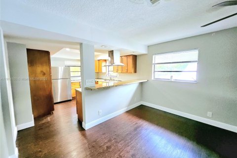 Apartamento en alquiler en Fort Lauderdale, Florida, 3 dormitorios, 102.19 m2 № 1969715 - foto 8