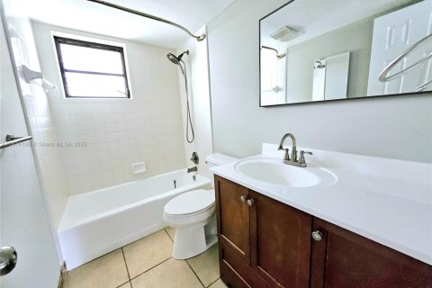 Apartamento en alquiler en Fort Lauderdale, Florida, 3 dormitorios, 102.19 m2 № 1969715 - foto 10