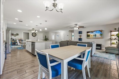 Villa ou maison à vendre à Altamonte Springs, Floride: 3 chambres, 141.58 m2 № 2138062 - photo 13