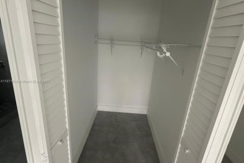 Casa en venta en Fort Lauderdale, Florida, 4 dormitorios № 1920272 - foto 5