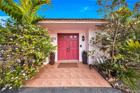 Купить виллу или дом в Майами, Флорида 4 спальни, 225.2м2, № 1996279 - фото 5