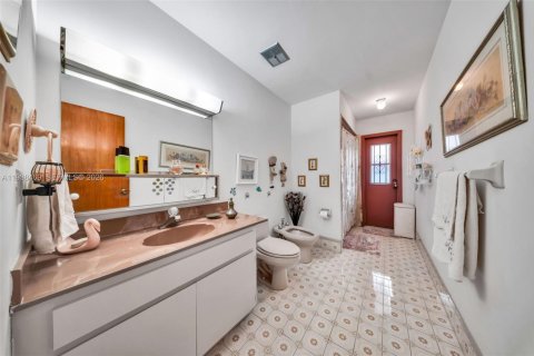 Купить виллу или дом в Майами, Флорида 4 спальни, 225.2м2, № 1996279 - фото 14