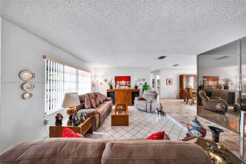 Купить виллу или дом в Майами, Флорида 4 спальни, 225.2м2, № 1996279 - фото 11