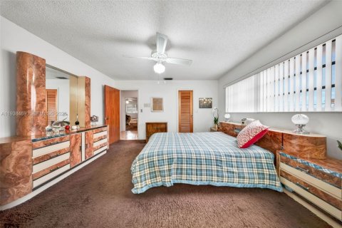 Купить виллу или дом в Майами, Флорида 4 спальни, 225.2м2, № 1996279 - фото 25