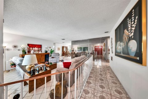 Купить виллу или дом в Майами, Флорида 4 спальни, 225.2м2, № 1996279 - фото 10