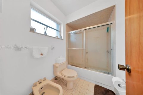 Купить виллу или дом в Майами, Флорида 4 спальни, 225.2м2, № 1996279 - фото 28