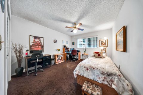 Купить виллу или дом в Майами, Флорида 4 спальни, 225.2м2, № 1996279 - фото 22