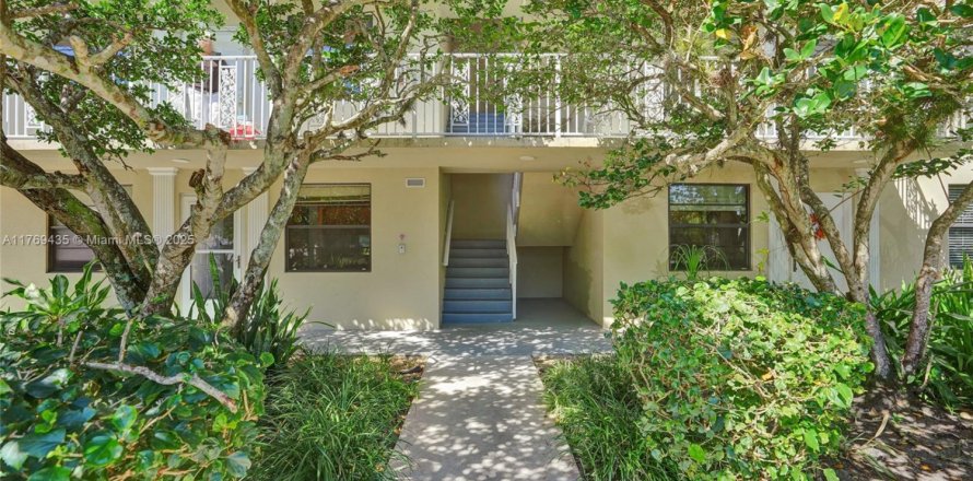 Condo in West Palm Beach, Florida, 2 bedrooms № 1726016