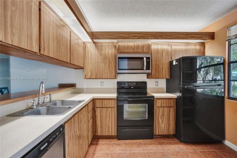 Condo in West Palm Beach, Florida, 2 bedrooms  № 1726016 - photo 13