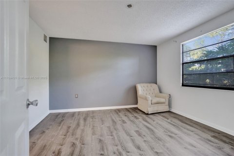 Condo in West Palm Beach, Florida, 2 bedrooms  № 1726016 - photo 20