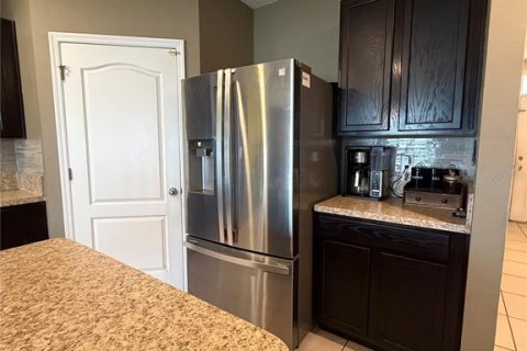 Villa ou maison à vendre à Kissimmee, Floride: 5 chambres, 260.78 m2 № 2284750 - photo 6