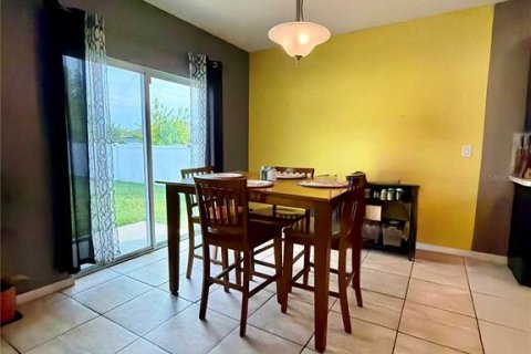 Villa ou maison à vendre à Kissimmee, Floride: 5 chambres, 260.78 m2 № 2284750 - photo 15