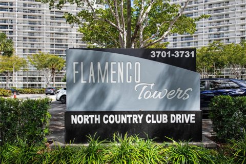 Condo à Aventura, Floride, 2 chambres  № 2079045