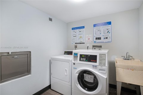 Снять в аренду кондоминиум в Авентура, Флорида 2 спальни, 93.37м2, № 2079045 - фото 10