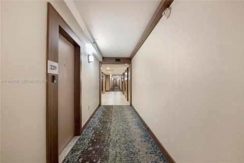 Снять в аренду кондоминиум в Авентура, Флорида 2 спальни, 93.37м2, № 2079045 - фото 27
