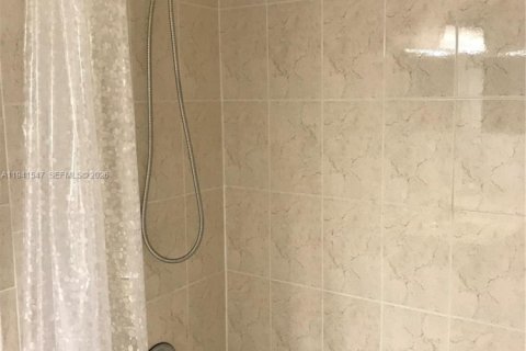 Снять в аренду кондоминиум в Плантация, Флорида 1 спальня, 70.98м2, № 2005894 - фото 17