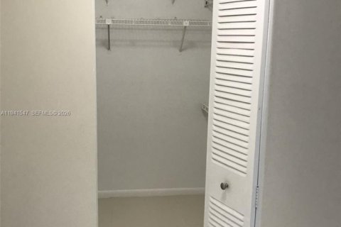 Снять в аренду кондоминиум в Плантация, Флорида 1 спальня, 70.98м2, № 2005894 - фото 22