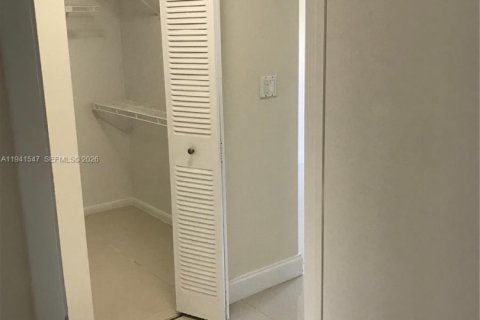 Снять в аренду кондоминиум в Плантация, Флорида 1 спальня, 70.98м2, № 2005894 - фото 16