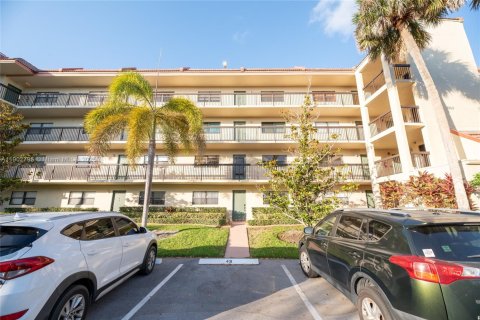 Condo in Coconut Creek, Florida, 2 bedrooms  № 1954234 - photo 14