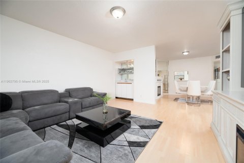 Condo in Coconut Creek, Florida, 2 bedrooms  № 1954234 - photo 2