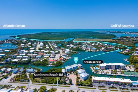 House in Marathon, Florida 5 bedrooms, 265.7 sq.m. № 2074019 - photo 4