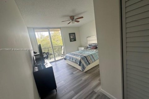 Condominio en venta en Fort Lauderdale, Florida, 1 dormitorio, 75.81 m2 № 1731995 - foto 13