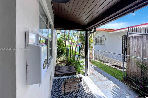 Casa en alquiler en Miami, Florida, 2 dormitorios, 128.02 m2 № 2077368 - foto 7
