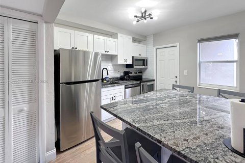 Casa en Miami, Florida 2 dormitorios, 128.02 m2 № 2077368