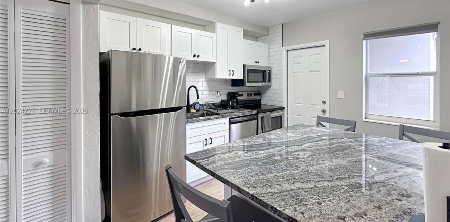 Casa en Miami, Florida 2 dormitorios, 128.02 m2 № 2077368