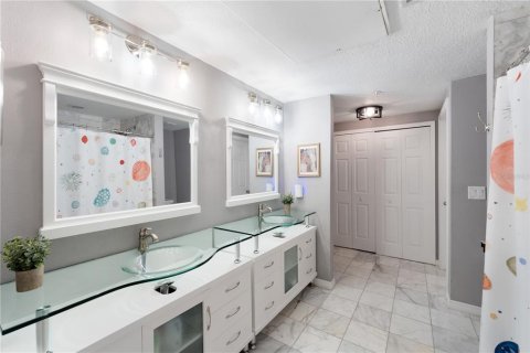 Condominio en venta en Tampa, Florida, 1 dormitorio, 96.99 m2 № 1825385 - foto 25