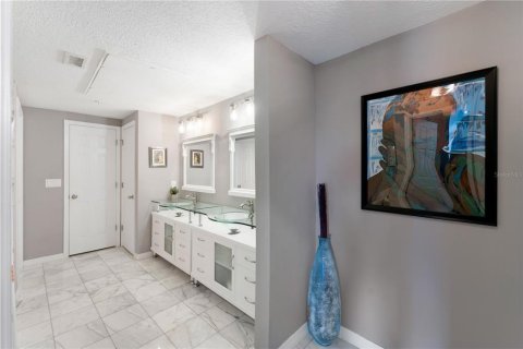 Condominio en venta en Tampa, Florida, 1 dormitorio, 96.99 m2 № 1825385 - foto 23