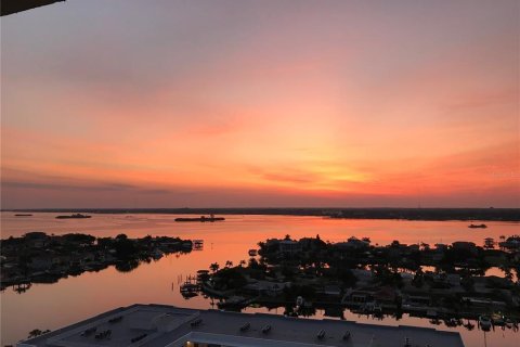 Condominio en venta en Clearwater, Florida, 2 dormitorios, 115.2 m2 № 1590473 - foto 4