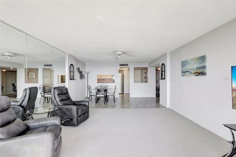 Condominio en venta en Clearwater, Florida, 2 dormitorios, 115.2 m2 № 1590473 - foto 15