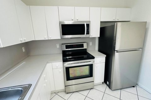 Villa ou maison à vendre à Tamarac, Floride: 4 chambres, 204.01 m2 № 2084207 - photo 7