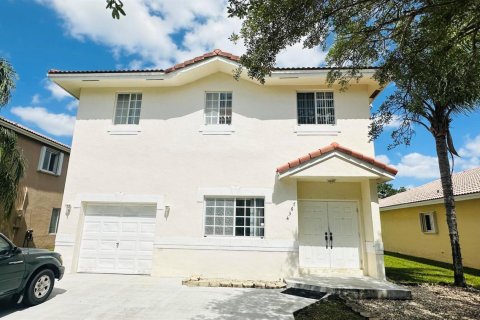 Villa ou maison à Tamarac, Floride 4 chambres, 204.01 m2 № 2084207