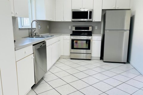 Villa ou maison à vendre à Tamarac, Floride: 4 chambres, 204.01 m2 № 2084207 - photo 6
