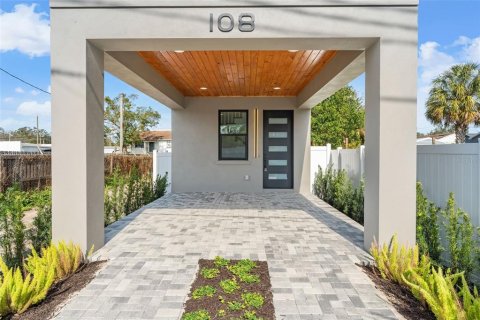 House in Tampa, Florida 2 bedrooms, 96.62 sq.m. № 1902331 - photo 3