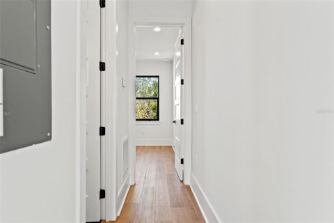 House in Tampa, Florida 2 bedrooms, 96.62 sq.m. № 1902331 - photo 24