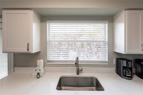 Villa ou maison à louer à Sarasota, Floride: 1 chambre, 64.66 m2 № 2125778 - photo 24