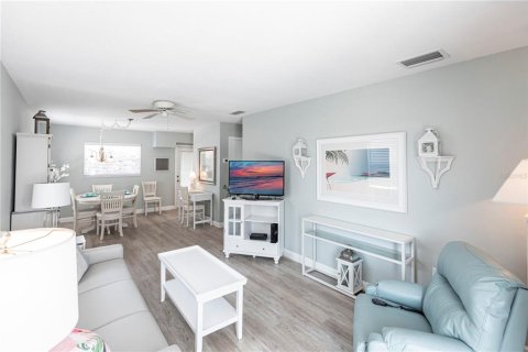 Villa ou maison à louer à Sarasota, Floride: 1 chambre, 64.66 m2 № 2125778 - photo 2