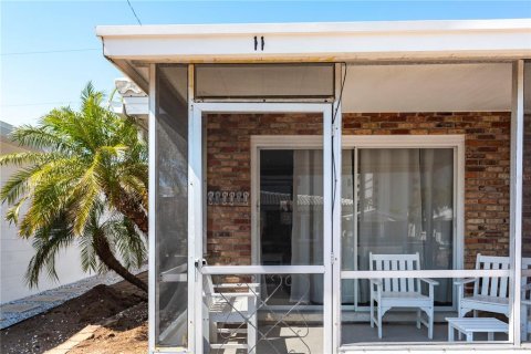 Villa ou maison à louer à Sarasota, Floride: 1 chambre, 64.66 m2 № 2125778 - photo 4
