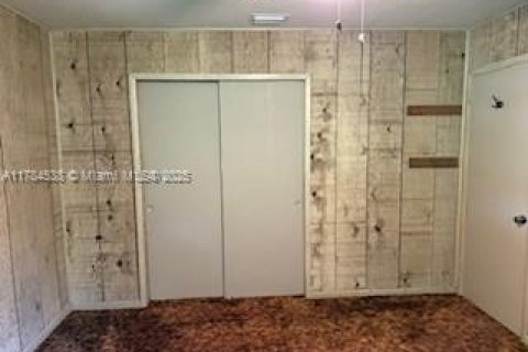 House in Hollywood, Florida 3 bedrooms, 126.72 sq.m. № 2013707 - photo 19